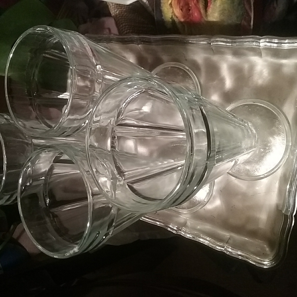 4 milkshake glasses